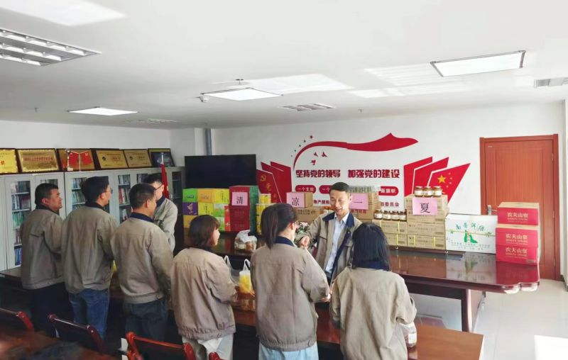 情系職工，夏送清涼&mdash;&mdash;朝物開投公司開展夏日送清涼活動