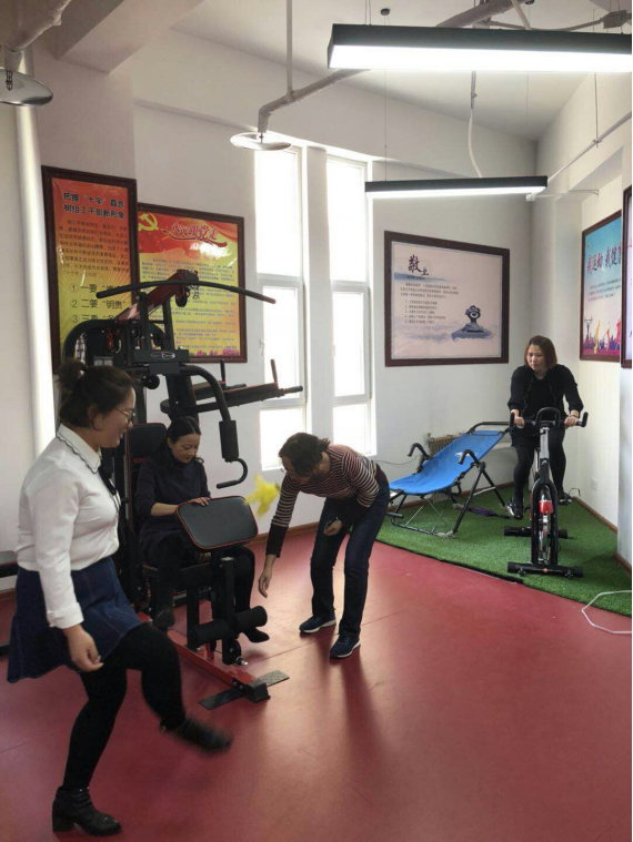 魅力女性、快樂巾幗