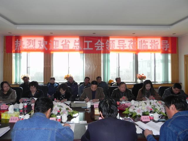 深入車間班組、&ldquo;零距離&rdquo;接觸職工、體驗(yàn)職工生活、傾聽職工心聲