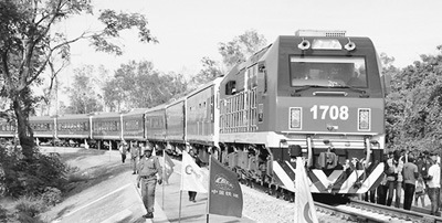 搭中國快車，促非洲發(fā)展